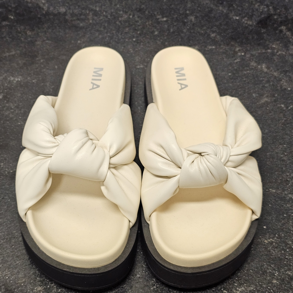 MIA Women's Cream Slide Sandals
